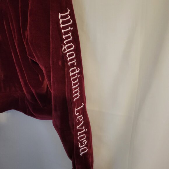 Women's Crop Burgundy Harry Potter Velour Top M - Picture 2 of 5